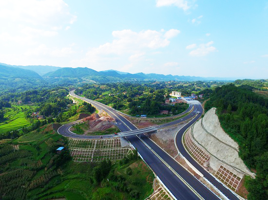 重庆梁忠高速建设现场 重庆梁忠高速建设现场